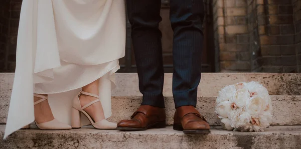 Noiva Seu Vestido Noiva Noivo Terno Seu Dia Casamento — Fotografia de Stock