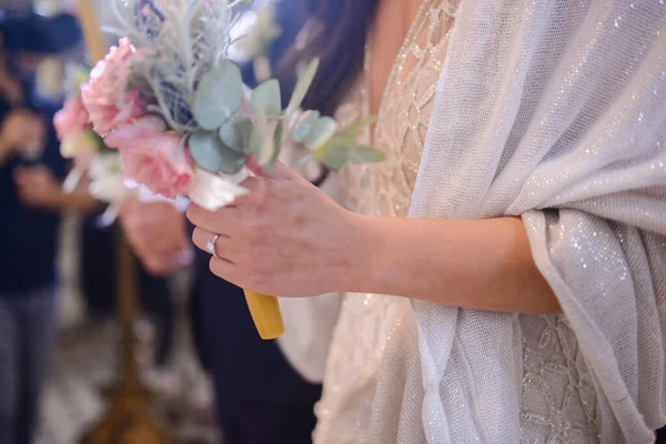 Прекрасная Невеста Свадебным Букетом Руках — стоковое фото