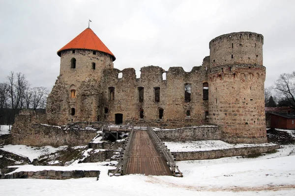 Cesis Castle, Cesis, Letonya içinde yer alan bir Livonya kalesidir. Onun kalıntıları bazı Baltık ülkeleri en etkileyici kale kalıntıları vardır. Bir kez en önemli kalenin Livonya sipariş