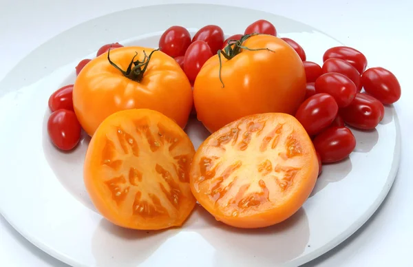 Taze sebze. Sulu domates çiftlik