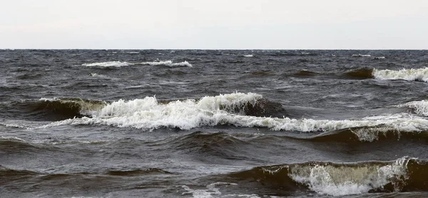 Yaz fırtınasından sonra Riga Körfezi