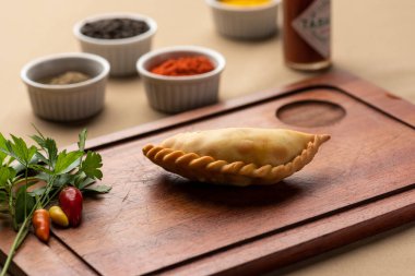 Geleneksel Arjantin mezeleri Kızarmış hamur dolması