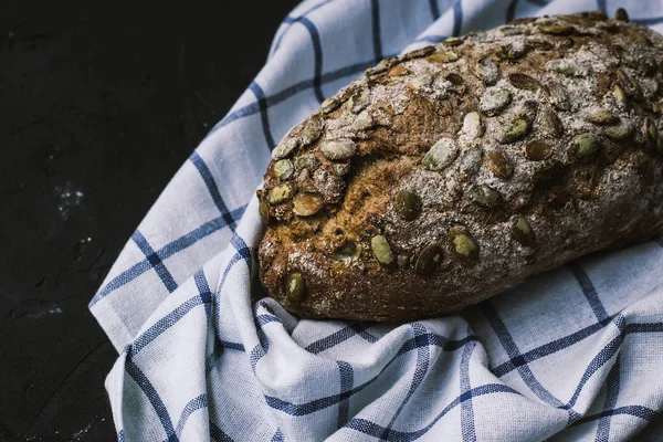 Pan hecho a mano —  Fotos de Stock