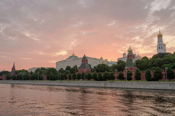 Moscú Kremlin Embankment Río Moscú Atardecer Arquitectura Punto Referencia Rusia — Foto de Stock