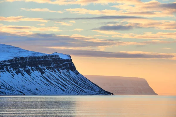 Schöne Meereslandschaft Island Wintersonnenaufgang Mit Schönen Lichtern — Stockfoto