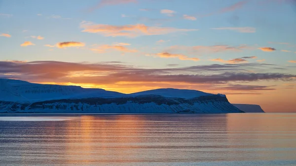 Schöne Meereslandschaft Island Wintersonnenaufgang Mit Schönen Lichtern — Stockfoto