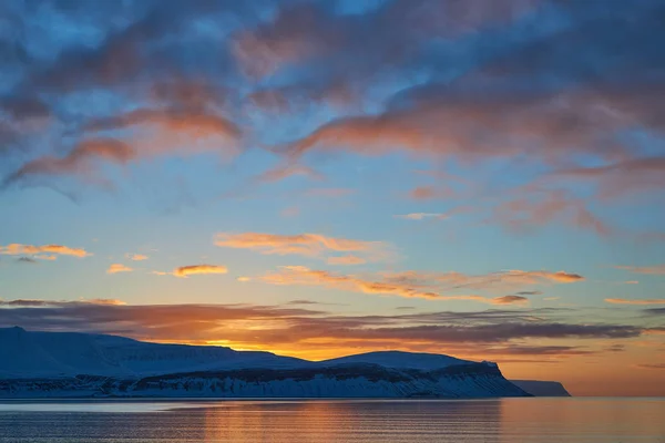 Schöne Meereslandschaft Island Wintersonnenaufgang Mit Schönen Lichtern — Stockfoto