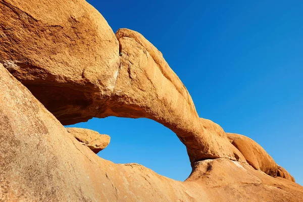 Arco de rocha na Namíbia — Fotografia de Stock