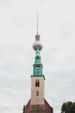 St. Marienkirche Berlin ve Berliner Fernsehturm
