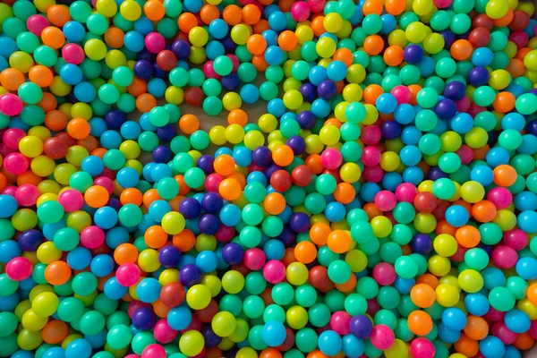 Boules Plastique Colorées Pour Les Enfants Jouant Dans Salle Jeux — Photo