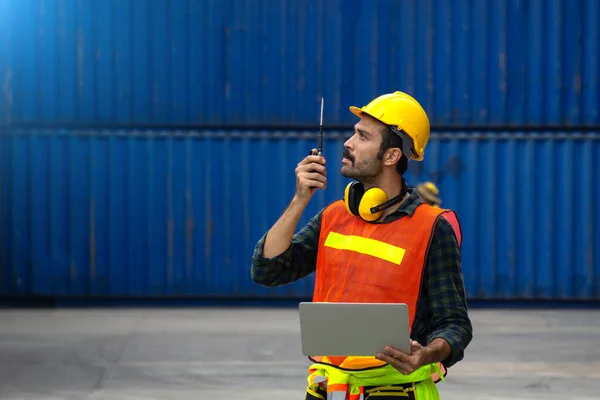 Industrial Worker Controlling Container Loading Walkie Talkie Computer Laptop Import — Stock Photo, Image