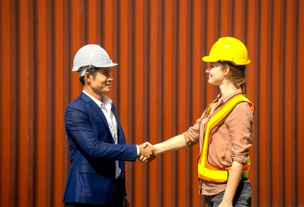 Business Man Industrial Worker Woman Shaking Hands Background Container Box — Stock Photo, Image