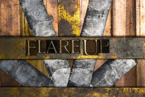 本物の本物の文字の写真形成フレアヴィンテージテクスチャシルバーグランジ銅と金の背景にテキストをアップ — ストック写真