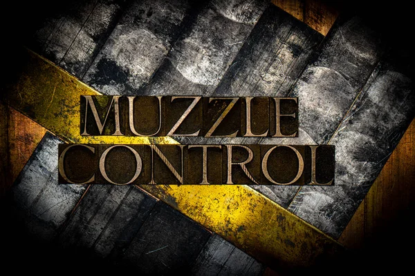Muzzle Control Szöveg Alakult Valódi Autentikus Tipeset Betűk Vintage Texturált — Stock Fotó