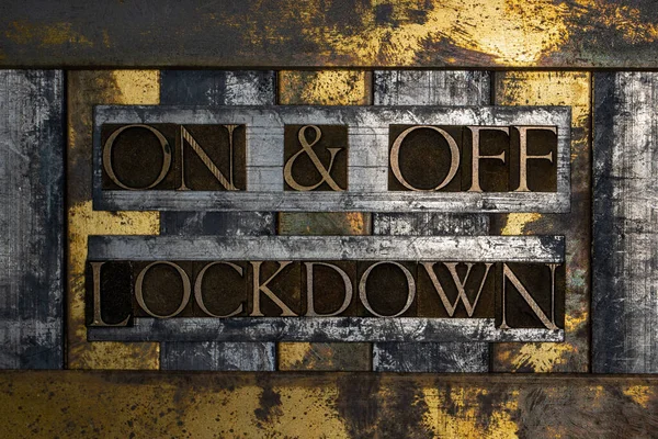 Lockdown Mensagem Texto Autêntico Texturizado Grunge Cobre Ouro Vintage Fundo — Fotografia de Stock