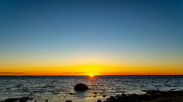 Pôr Sol Praia Rochosa — Fotografia de Stock