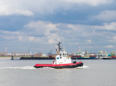 Antwerp limanında hayalet kasaba Doel Belçika yakınlarında bir tekne.