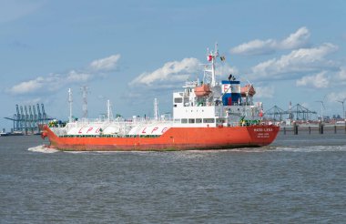 Kallo, Belçika - 30 Ağustos 2018, Hong Kong (Çin) limanındaki LPG tankeri MAGDALENA