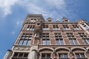 Antwerp, Belçika, 19 Temmuz 2020, Lodswezen adlı depo binasının düşük açılı çekimi.