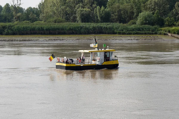 Tielrode Belgique Août 2020 Ferry Avec Des Personnes Bord Sur — Photo