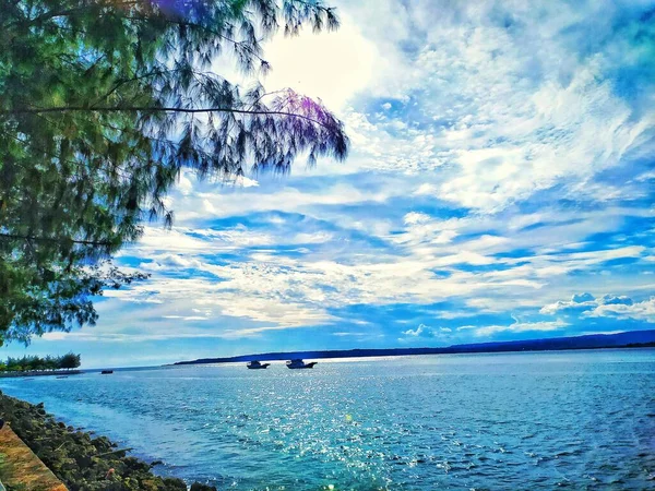 Pemandangan Laut Kotamara Baubau — Photo