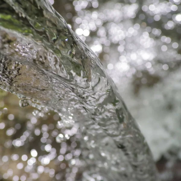 Agua Limpia Cristalina Que Vierte Primer Plano Una Cascada Una — Foto de Stock