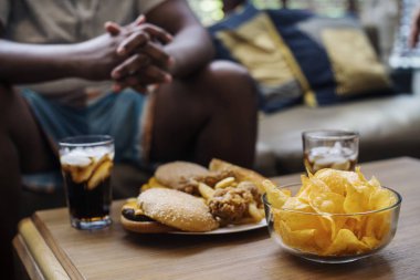 Fast food bir kanepe tablo