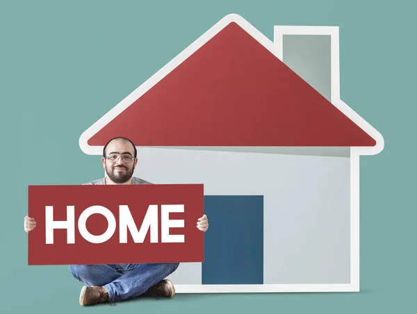 Homem Segurando Cartaz Com Mockup Casa — Fotografia de Stock