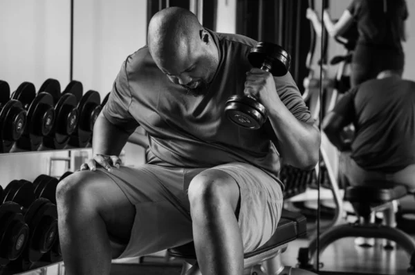 Gente Haciendo Ejercicio Gimnasio —  Fotos de Stock