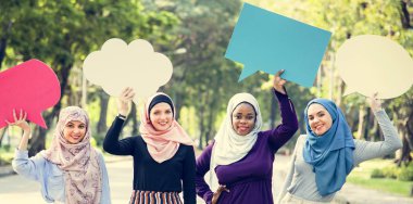 İslam kadın konuşma balonları holding grubu