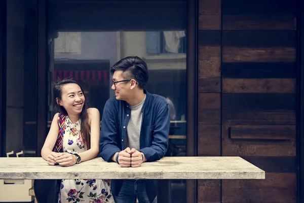 Asiatique Couple Sur Date Sourire Les Gens Dans Café — Photo