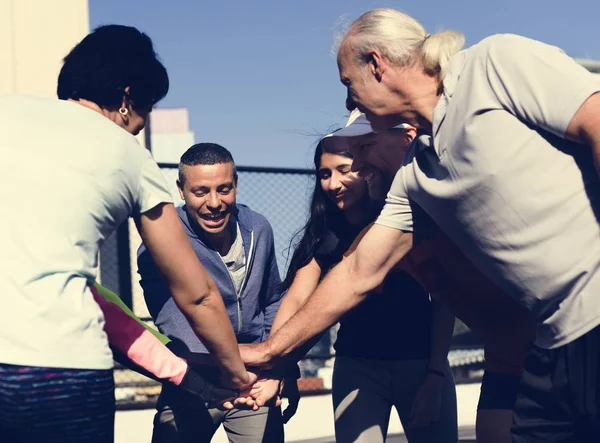 Menschen Die Fitnessstudio Trainieren — Stockfoto