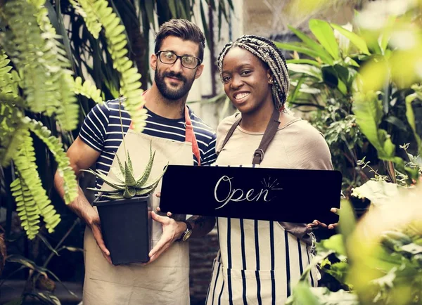 Dos Propietarios Una Pequeña Floristería — Foto de Stock