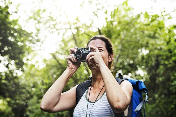 Woman Analog Camera — Stock Photo, Image