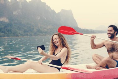 bir kano kürek çekmeye Çift