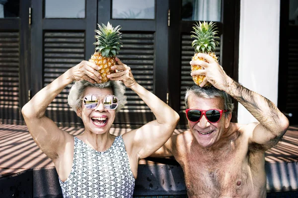 Senior Paar Genieten Van Hun Vakantie — Stockfoto