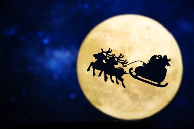 Dolunay üzerinde Noel siluet