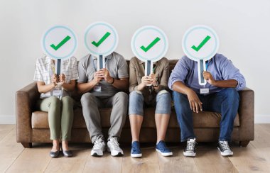 Oturma ve kene simgeler holding işçi