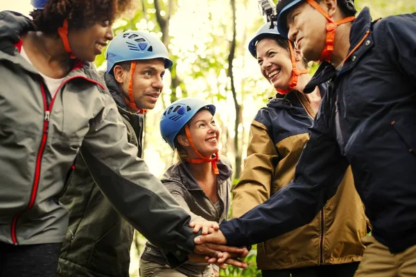 Gruppo Amici Diversi Trekking — Foto Stock