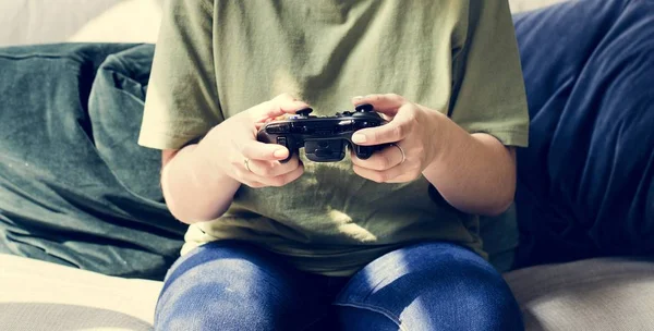 Frau Spielt Allein Videospiel — Stockfoto