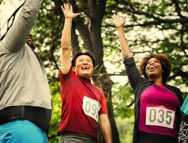 Equipo Personas Diversas Listo Para Una Carrera —  Fotos de Stock