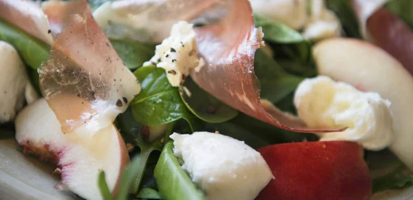 Salada Com Presunto Parma Ideia Receita Fotografia Alimentos — Fotografia de Stock