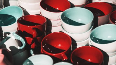 Renkli seramik kase kadar kapatın