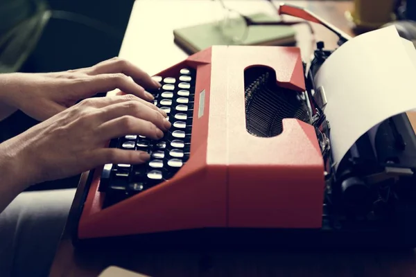 Woman Typing Retro Typewriter — Stock Photo, Image