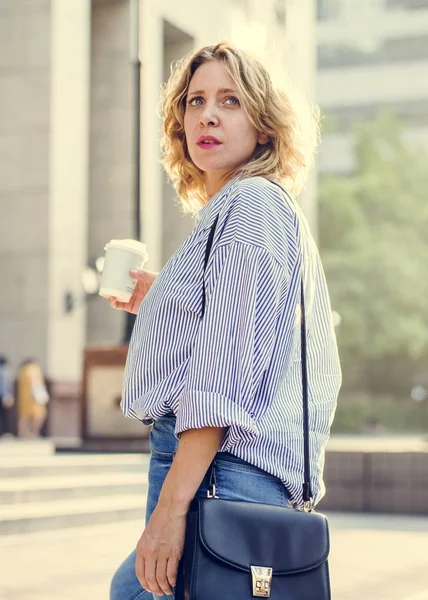 Femme Affaires Avec Une Tasse Café — Photo