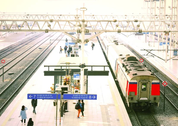 Plataforma Ferroviária Coréia Sul — Fotografia de Stock