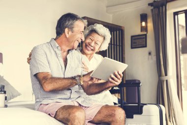 Olgun çift tablet kullanma