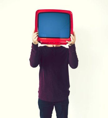 Ayakta ve bir Tv holding adam
