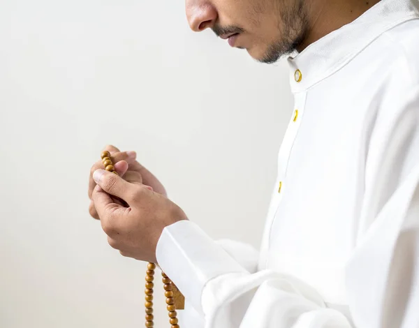 Homem Muçulmano Usando Misbaha Para Acompanhar Contagem Tasbih — Fotografia de Stock