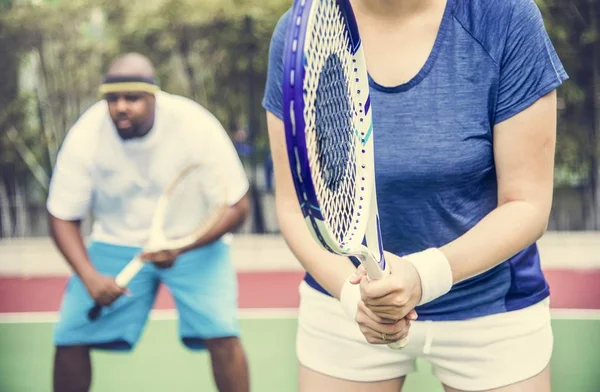 Paar Spielt Tennis Als Team — Stockfoto